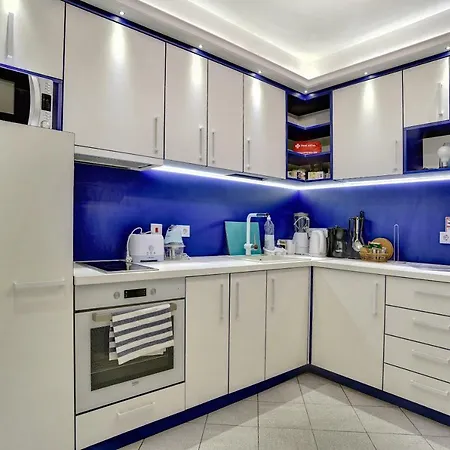 Central Old Town Apartment With A Private Patio * Sofya